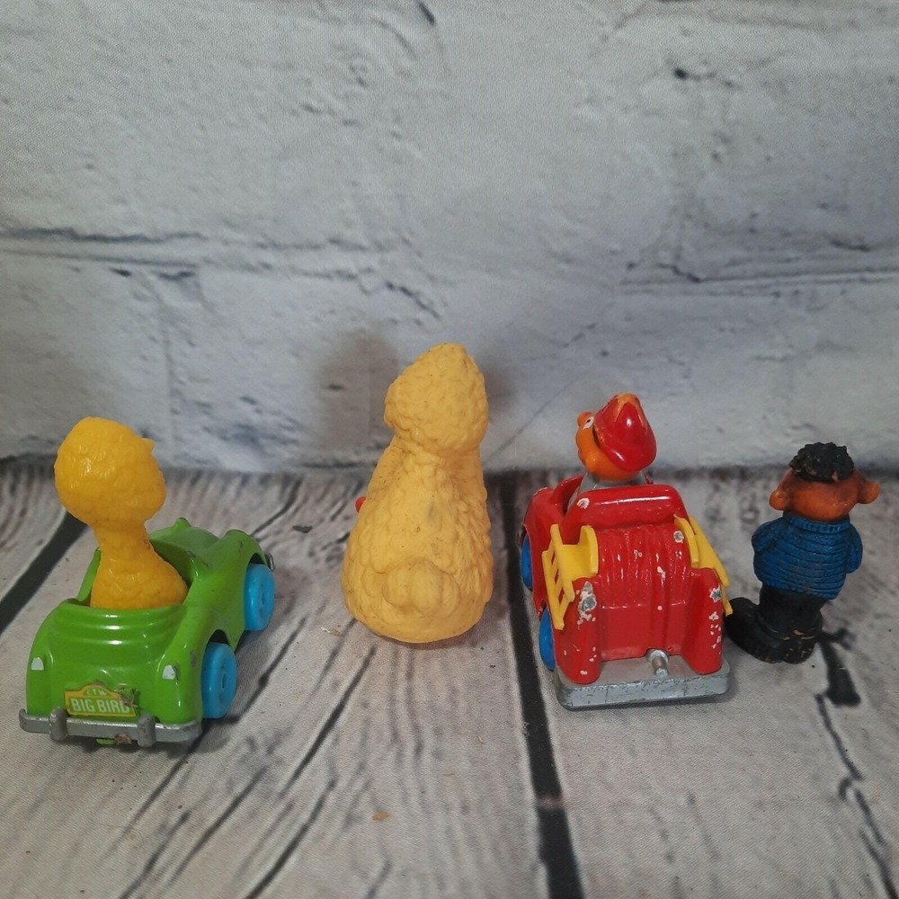 VTG Sesame Street PVC Figure Lot of 4 Big Bird Ernie Fire Truck Car 80s READ - Picture 3 of 7